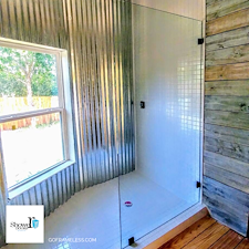 Framed-vs-Frameless-Shower-Doors-Which-One-is-Right-for-Your-Remodel 1